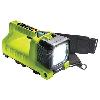 Pelican 9415 LED Lantern comes with the shoulder strap